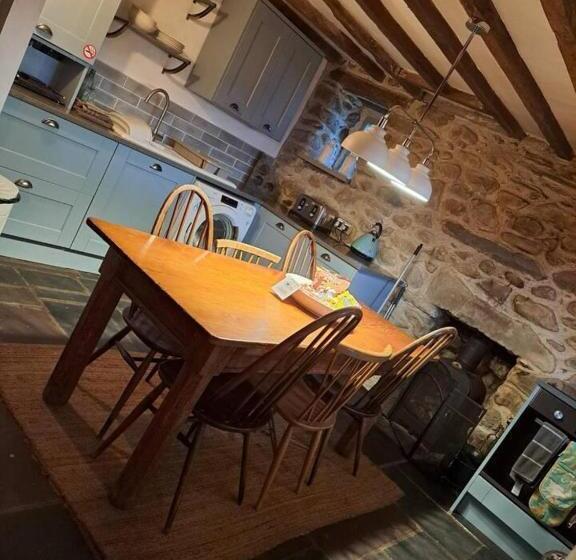 Idlewild Animal Sanctuary Farmhouse Stay   Charity