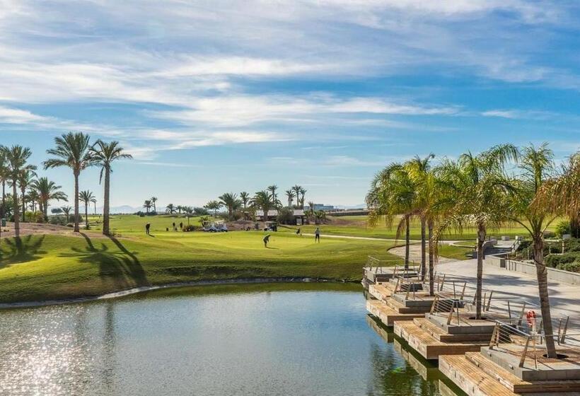 First Floor Apartment Near The Town Centre   Aa511lt