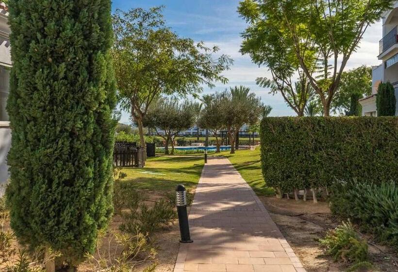 First Floor Apartment Near The Town Centre   Aa511lt