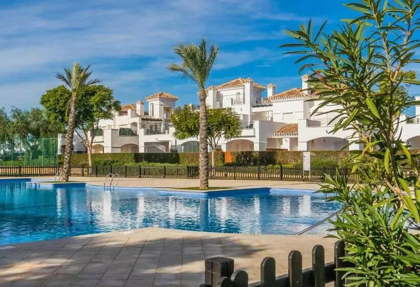 First Floor Apartment Near The Town Centre   Aa511lt