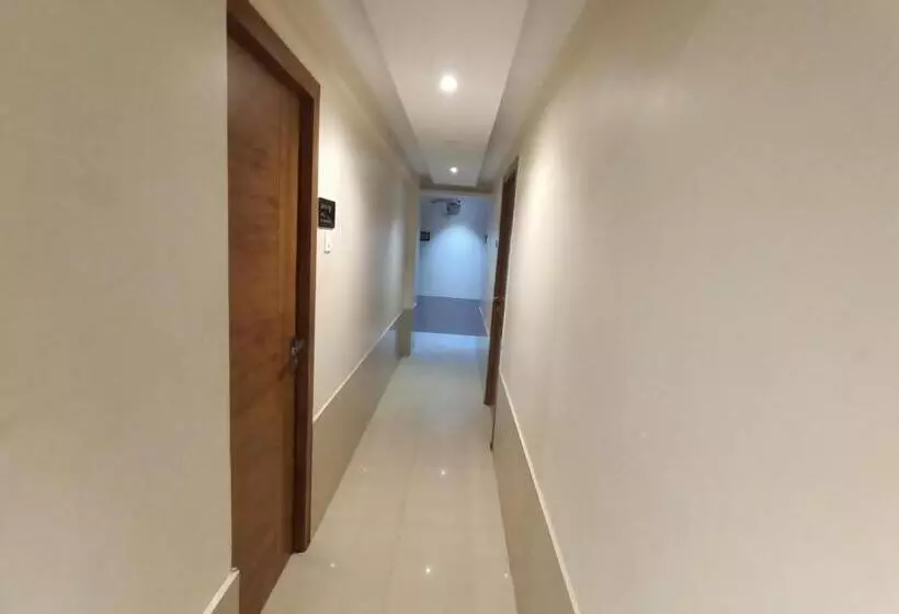 هتل Regal Inn Andheri   Nearest Mumbai Airport T1