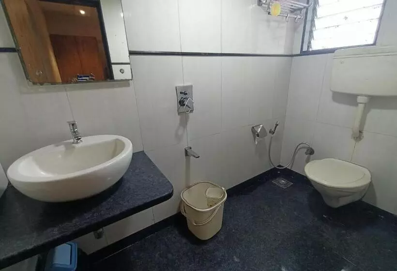 هتل Regal Inn Andheri   Nearest Mumbai Airport T1