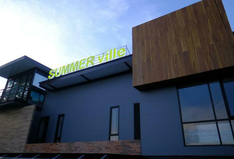 בית מלון כפרי Summerville