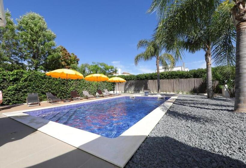 Perogil Suites Girassolelegant Room With Pool