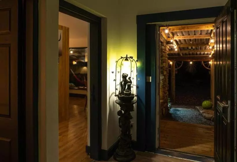 Retreat Lodge