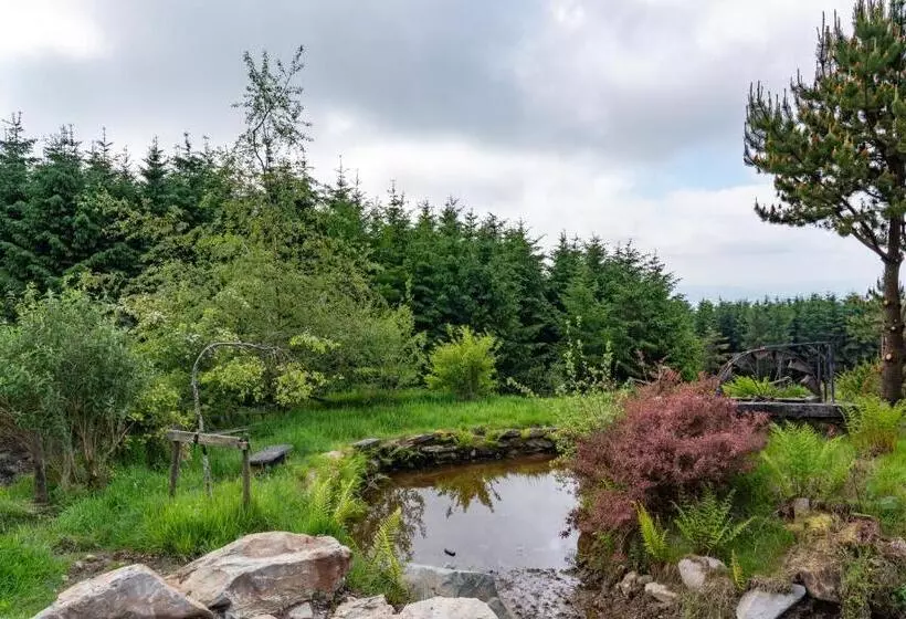 Retreat Lodge