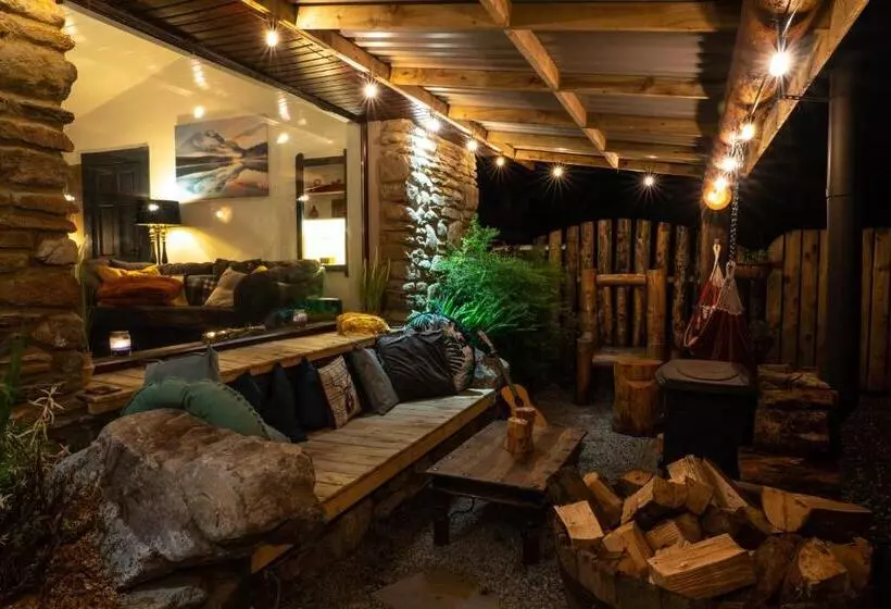 Retreat Lodge