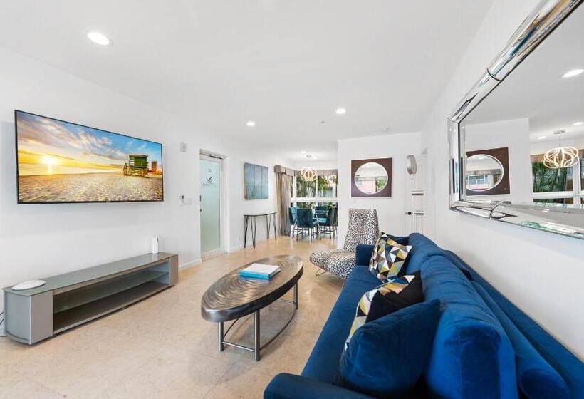 Isle Of Venice Residence And Marina