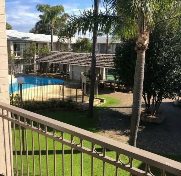 リゾートホテル Tranquility At Mandurah Apartments