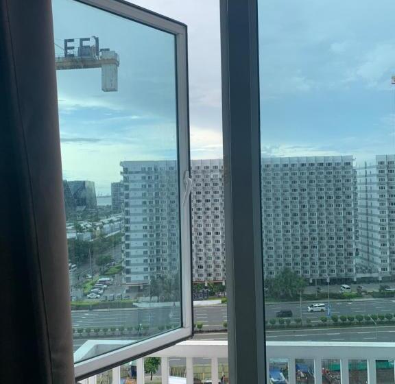 1 Br Condo Sea Residences