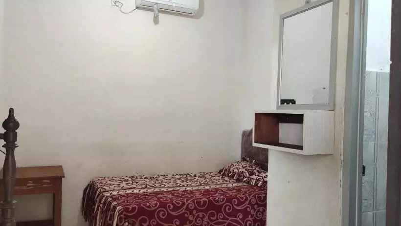 Retkeilymaja Penginapan Karanglaut Santolo
