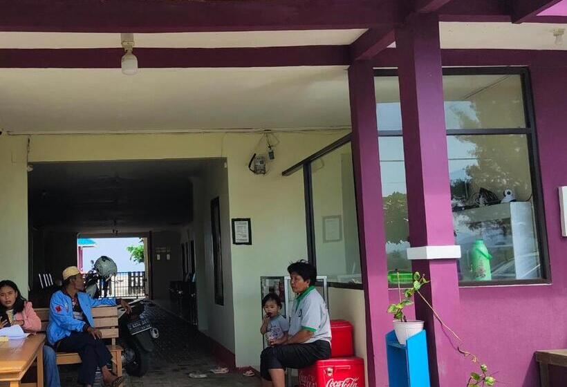 הוסטל Penginapan Karanglaut Santolo