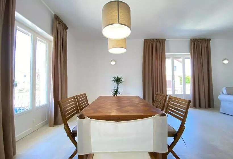 Aamiaismajoitus (B&B) Maison Sciscì Rooms