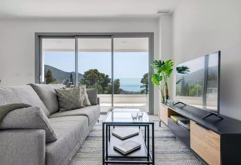 Central Apartment With A View