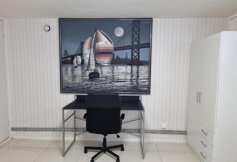 Moonlight   Trevlig Källarlägenhet