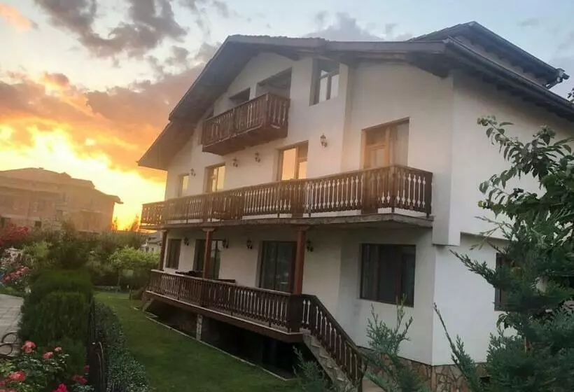 ペンション Guest House Stoyanov