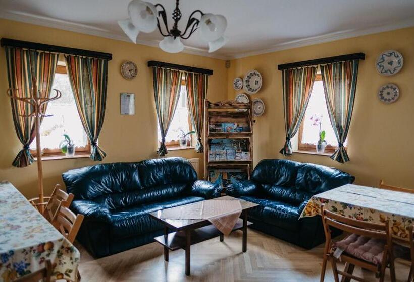 펜션 Hemina Vendégház