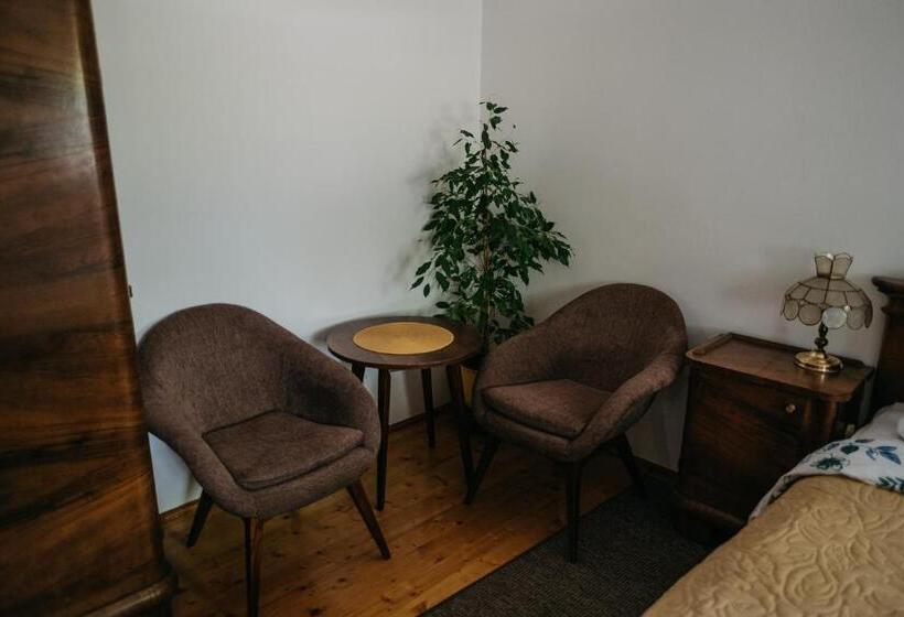 펜션 Hemina Vendégház