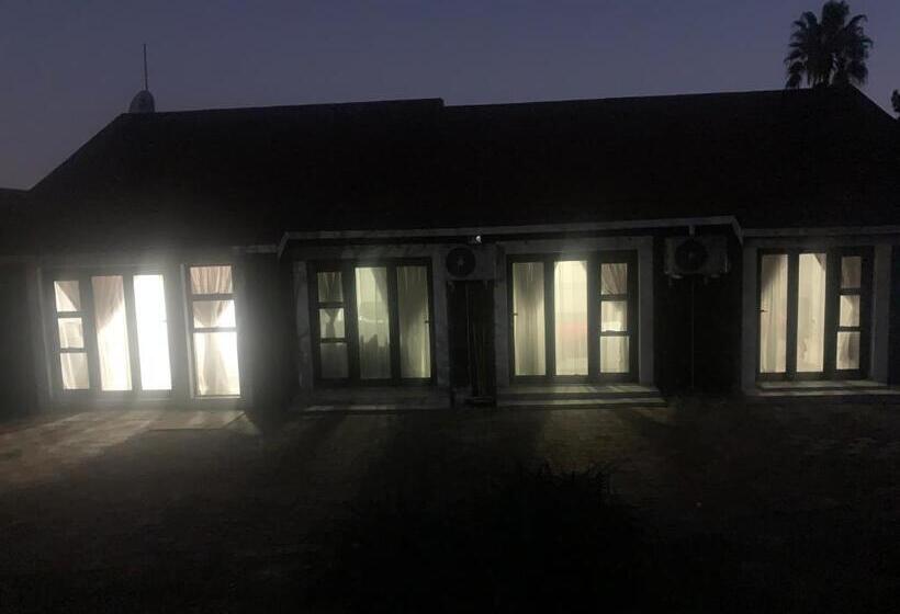 پانسیون Waterfall View Lodge