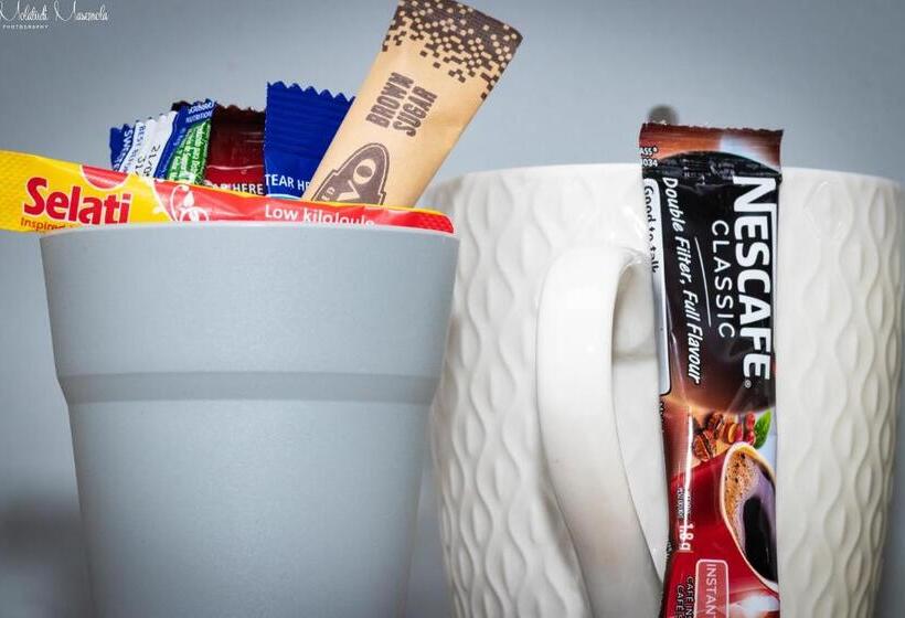 پانسیون Waterfall View Lodge