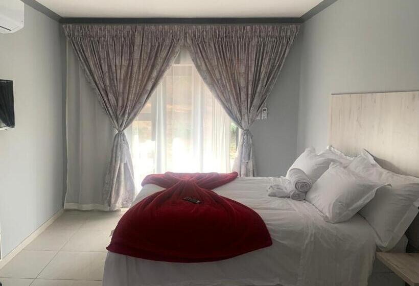 پانسیون Waterfall View Lodge