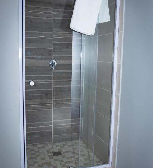 پانسیون Waterfall View Lodge