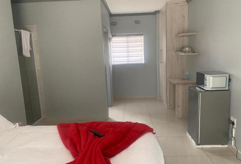 پانسیون Waterfall View Lodge