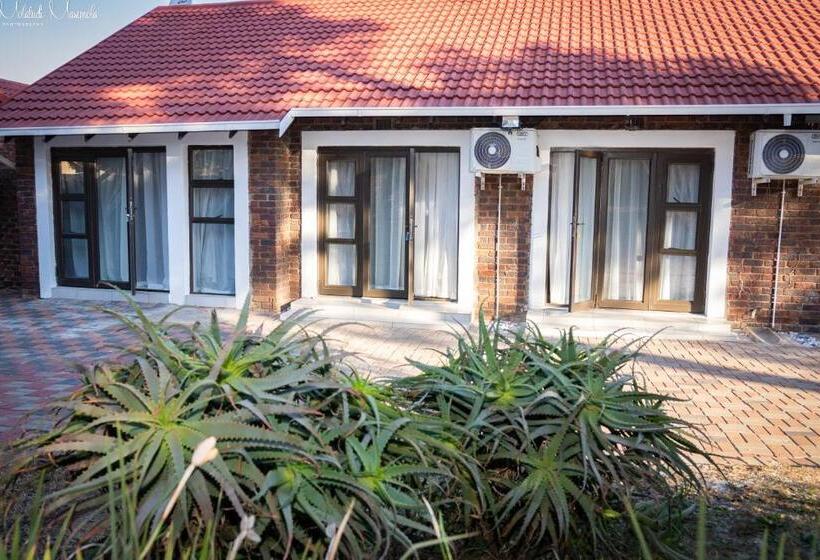 پانسیون Waterfall View Lodge