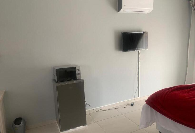 پانسیون Waterfall View Lodge