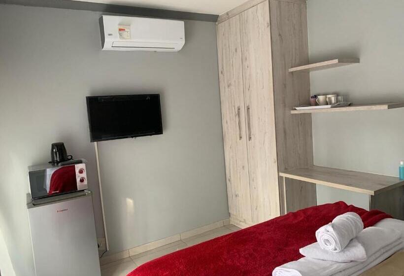 پانسیون Waterfall View Lodge