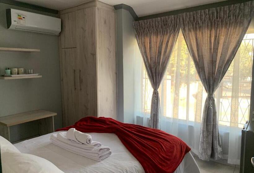 پانسیون Waterfall View Lodge