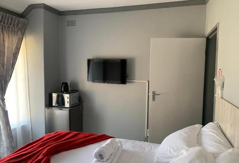 پانسیون Waterfall View Lodge