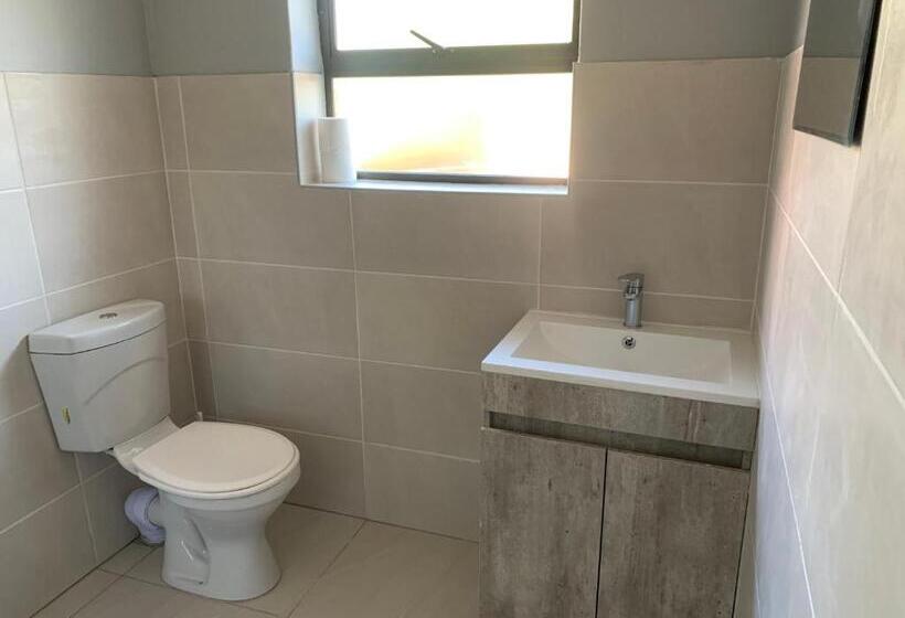 پانسیون Waterfall View Lodge