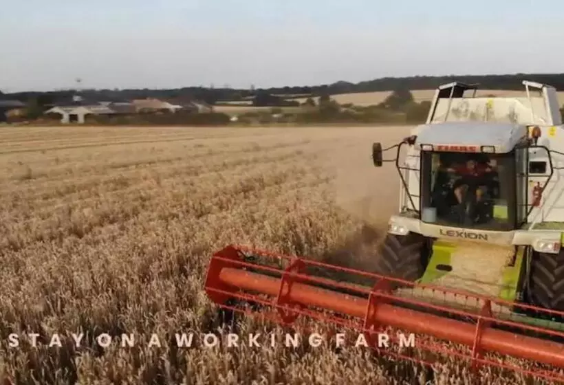 Luxury Retreat 30mins Taxi Ride From West London