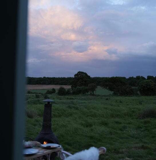 Luxury Retreat 30mins Taxi Ride From West London