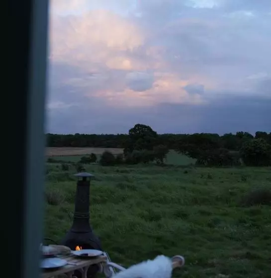 Luxury Retreat 30mins Taxi Ride From West London