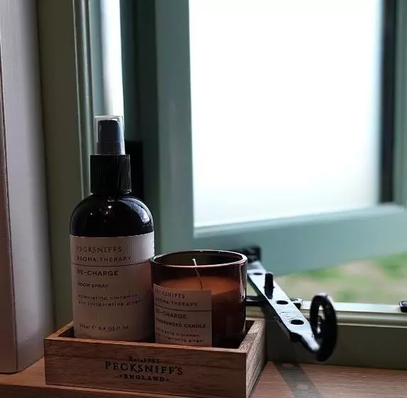 Luxury Retreat 30mins Taxi Ride From West London