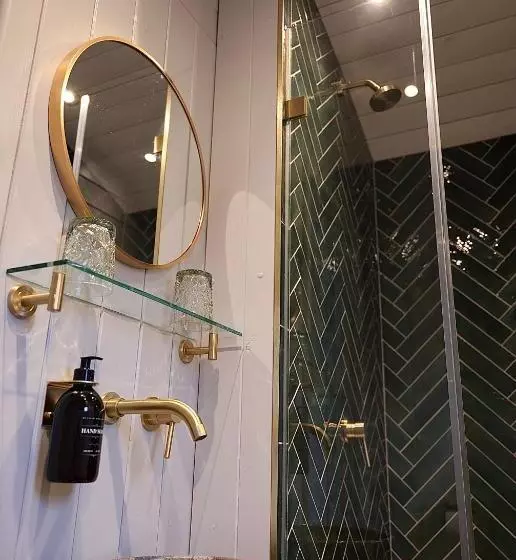 Luxury Retreat 30mins Taxi Ride From West London