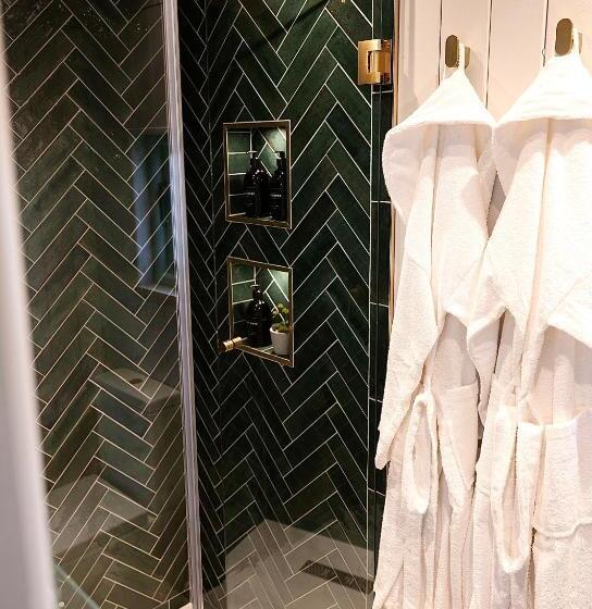 Luxury Retreat 30mins Taxi Ride From West London