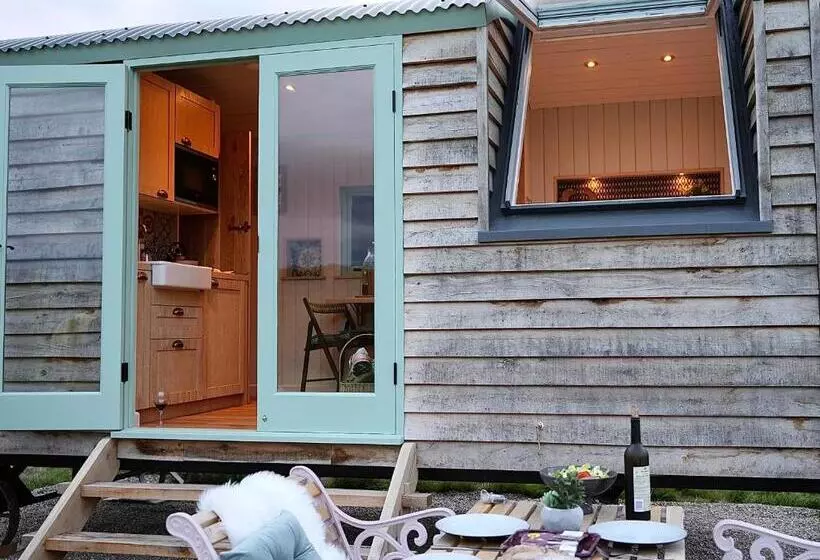 Luxury Retreat 30mins Taxi Ride From West London