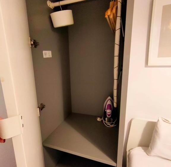 Pequeño Alojamiento Con Mini Piscina No Climatizada