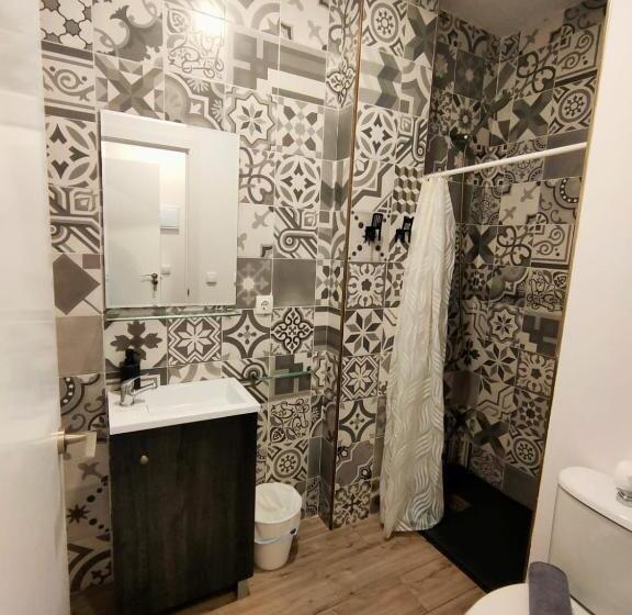 Pequeño Alojamiento Con Mini Piscina No Climatizada