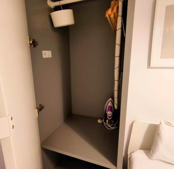 Pequeño Alojamiento Con Mini Piscina No Climatizada