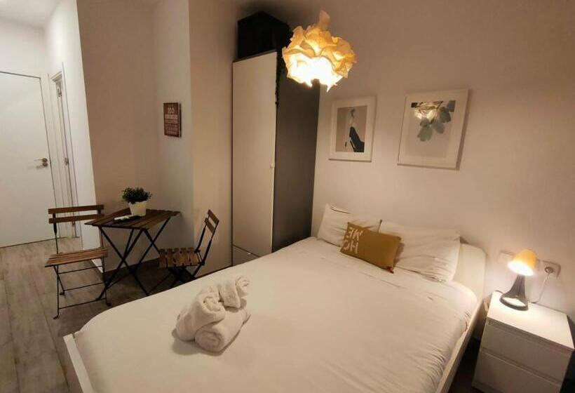 Pequeño Alojamiento Con Mini Piscina No Climatizada