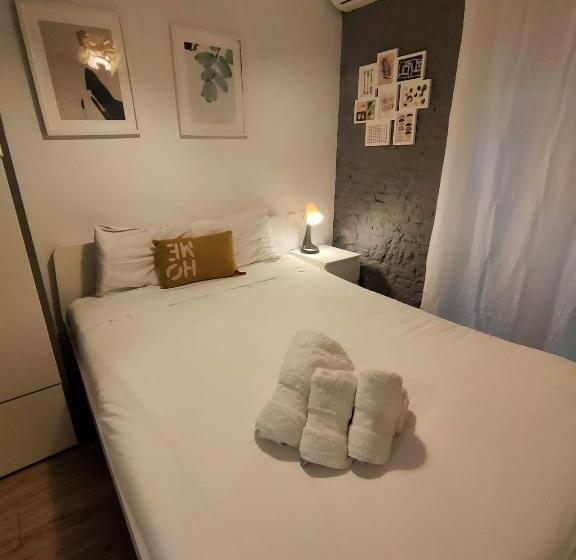 Pequeño Alojamiento Con Mini Piscina No Climatizada