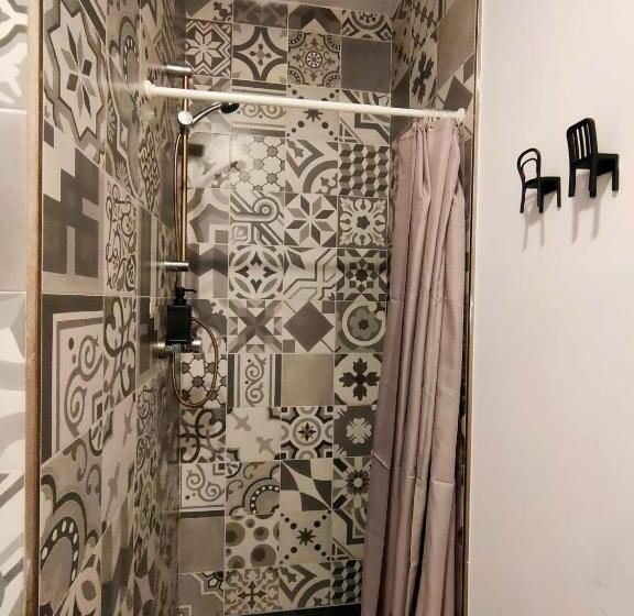 Pequeño Alojamiento Con Mini Piscina No Climatizada