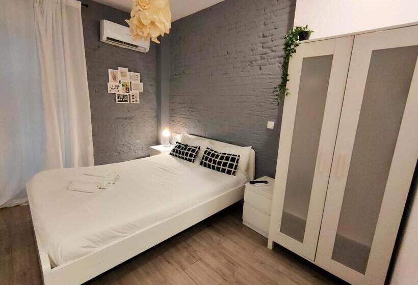 Pequeño Alojamiento Con Mini Piscina No Climatizada