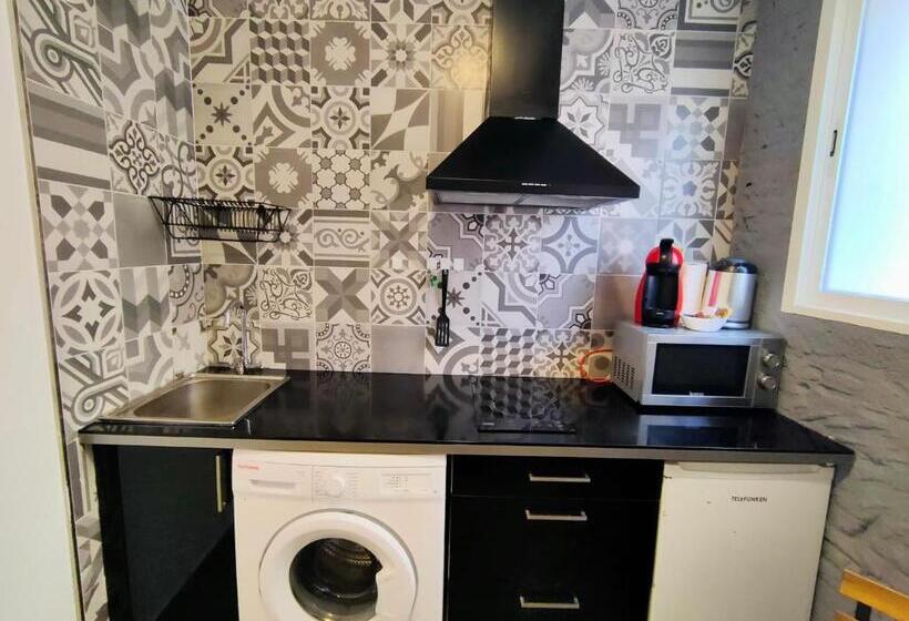 Pequeño Alojamiento Con Mini Piscina No Climatizada