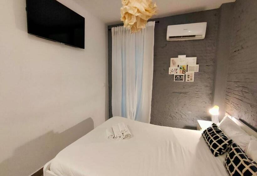 Pequeño Alojamiento Con Mini Piscina No Climatizada