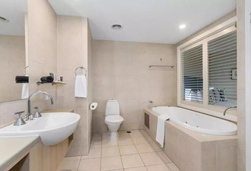 Lomakeskus Salt   2brm Apartment With Spa Bath And Ocean Views